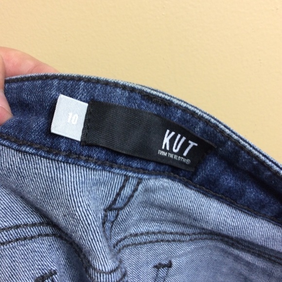Kut  from the Kloth Catherine boyfriend jeans. Stretch. Size 10. - Picture 4 of 12